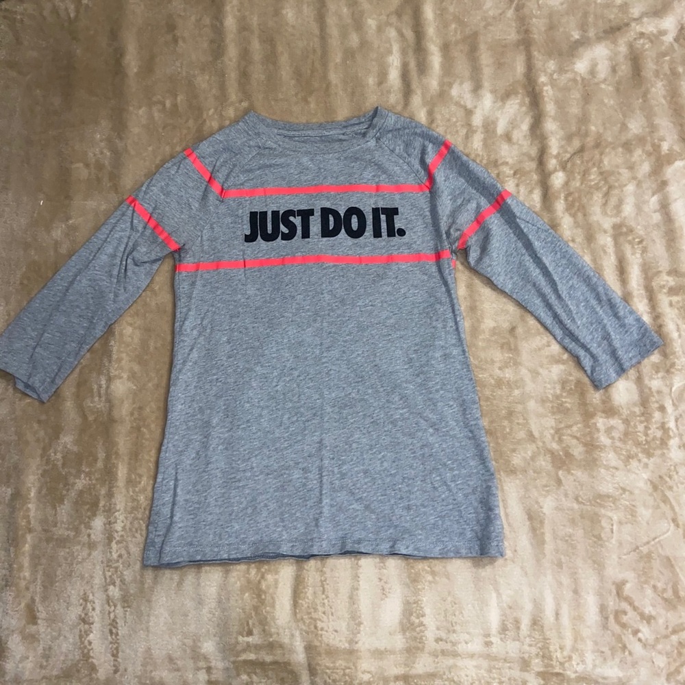 Nike 3/4 length sleeve shirt